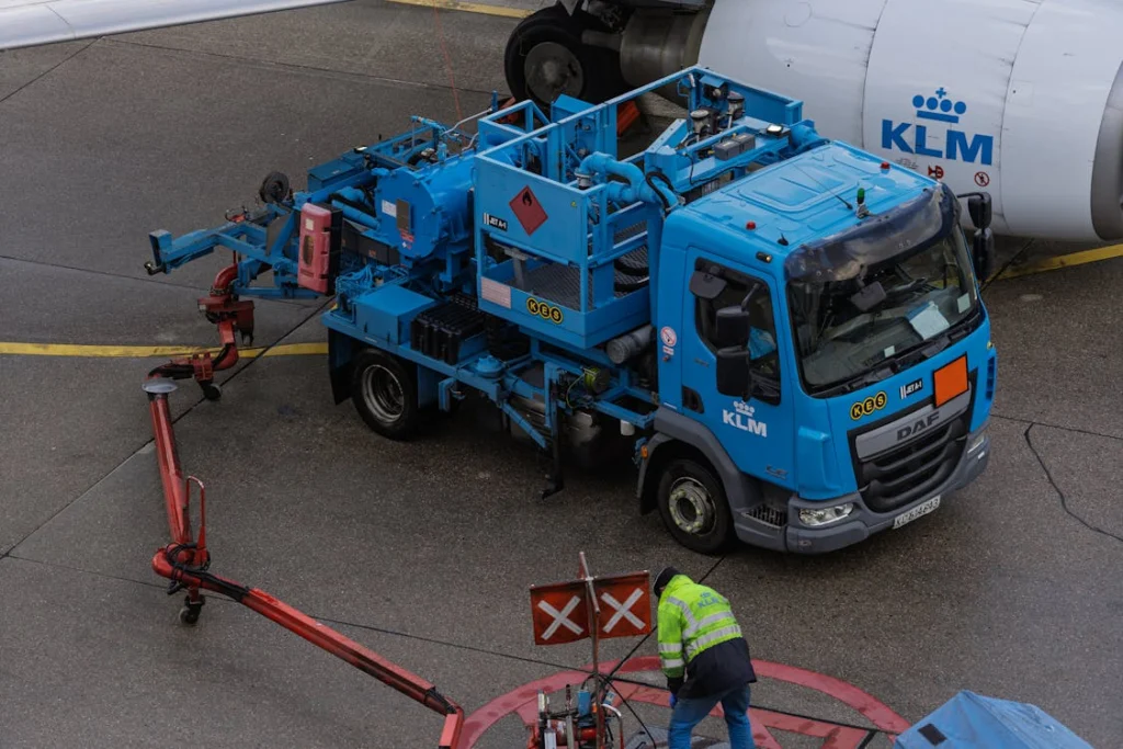 Aircraft ground service vehicle (fueling / service truck)